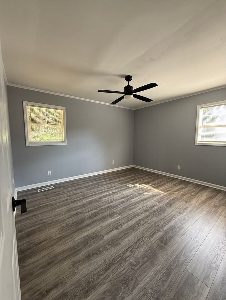 2913 Skyline Rd - Photo 6 of 9