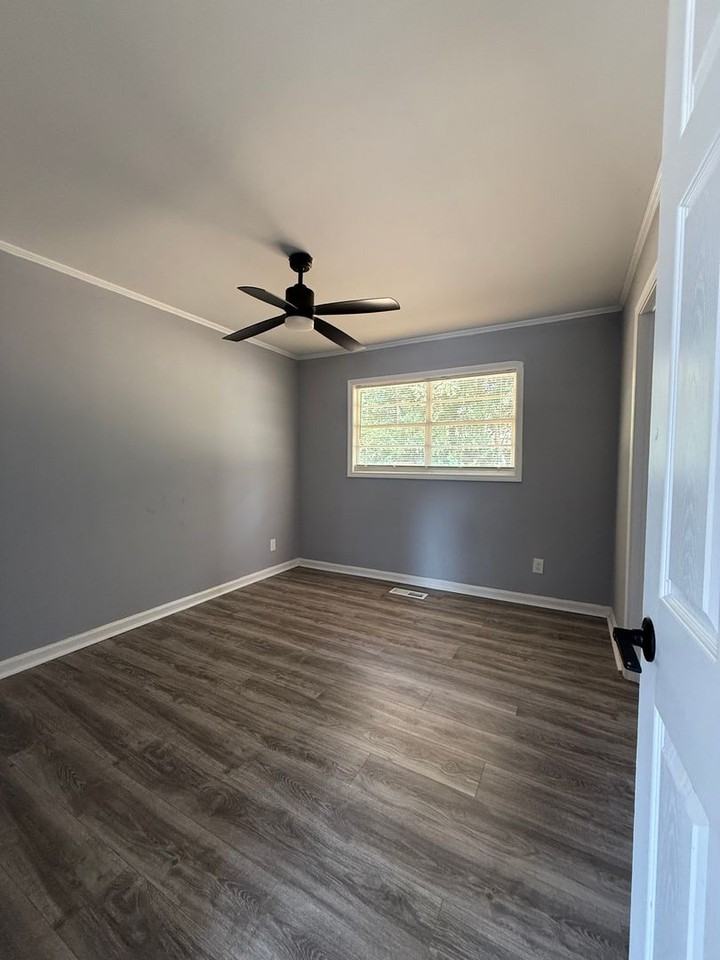 2913 Skyline Rd - Photo 7 of 9