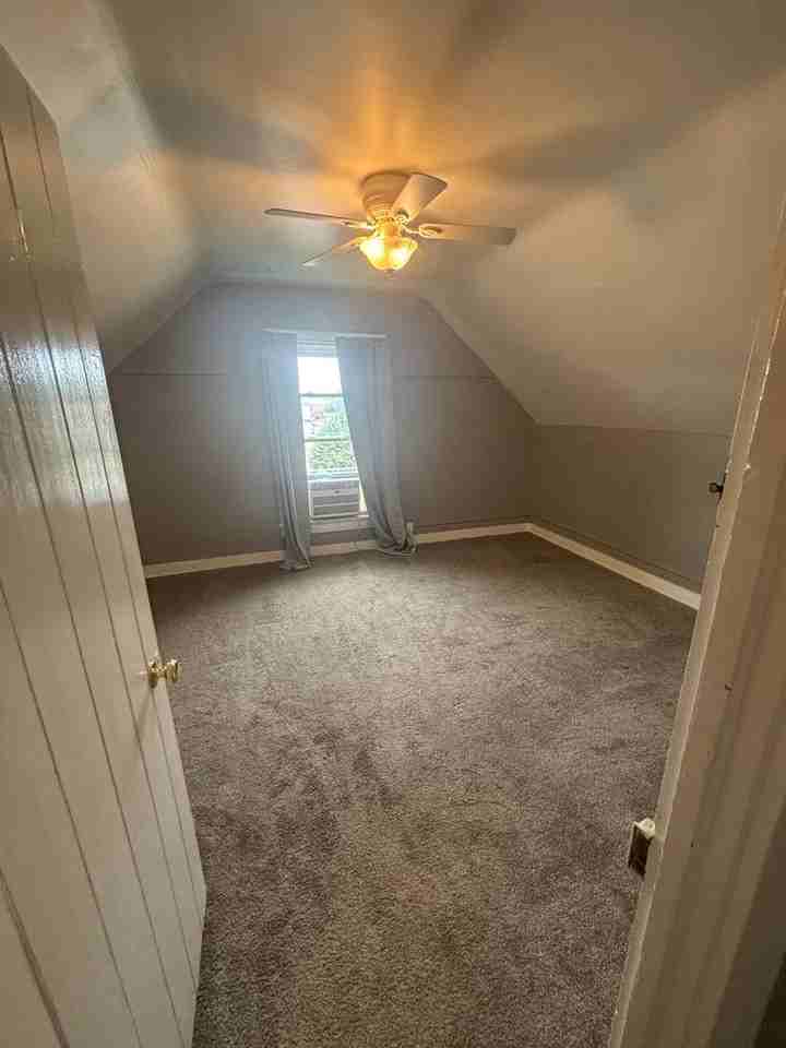 703 State St - Photo 5 of 7