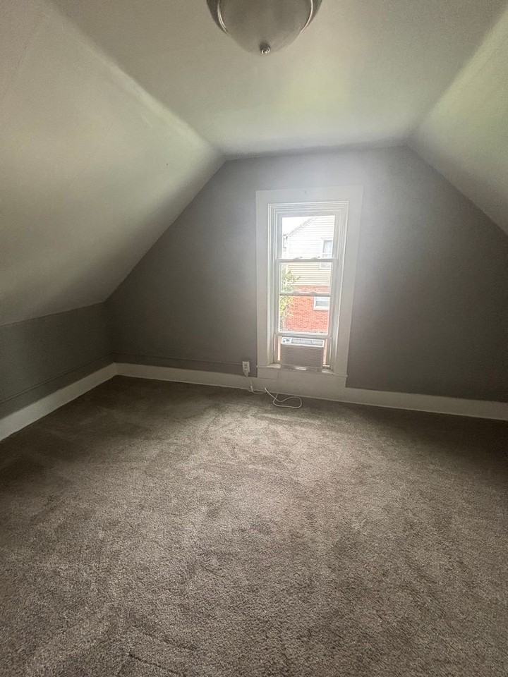 703 State St - Photo 7 of 7