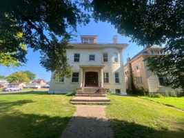 featured image of 444 5th Ave S