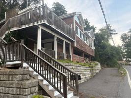 featured image of 36 Cobbetts Pond Rd