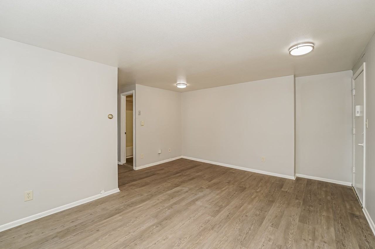 Ashby Terrace Apartments - Photo 4 of 12