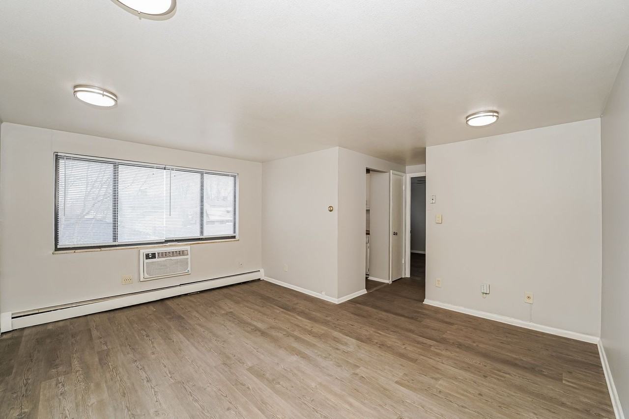 Ashby Terrace Apartments - Photo 6 of 12