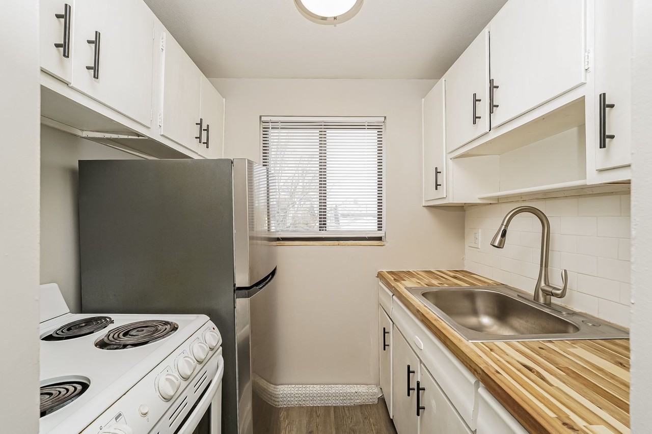 Ashby Terrace Apartments - Photo 7 of 12