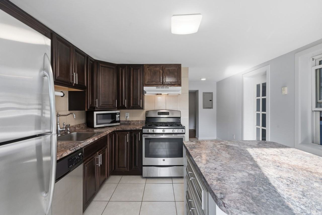 26 Smith St - Photo 4 of 14