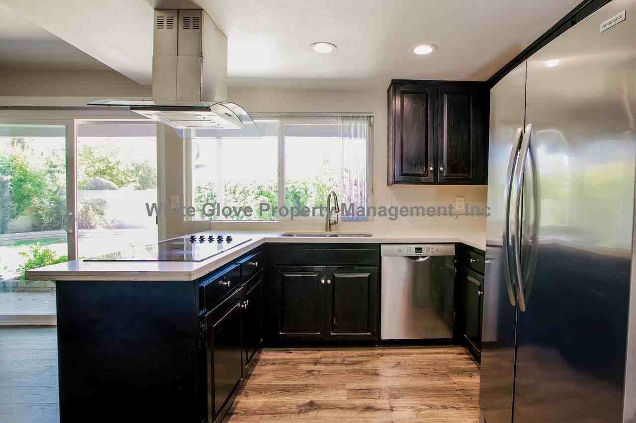 9361 Bevan Ave - Photo 5 of 17