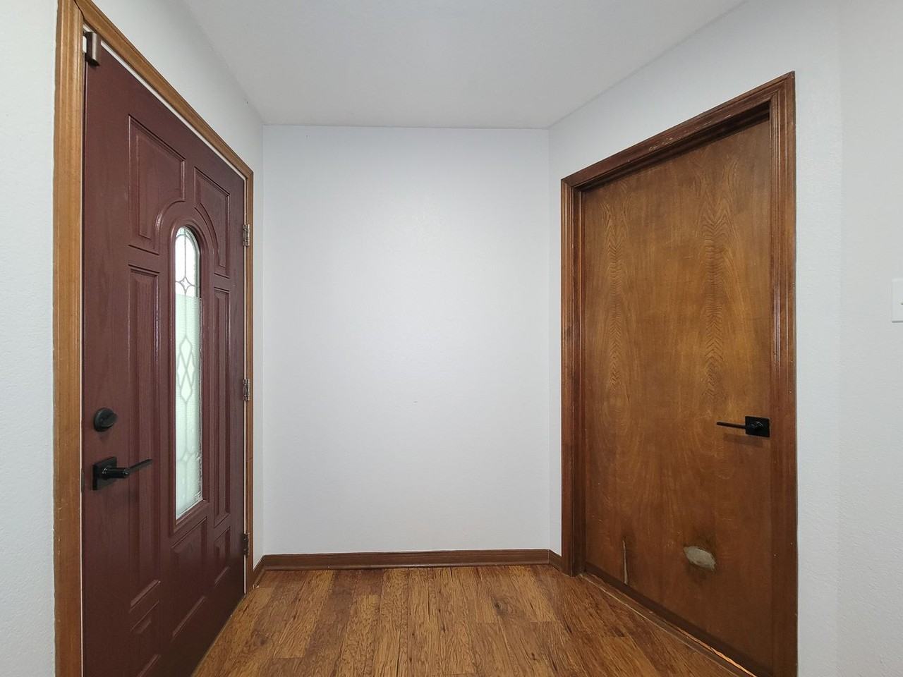 10282 Valley Dr S - Photo 5 of 40
