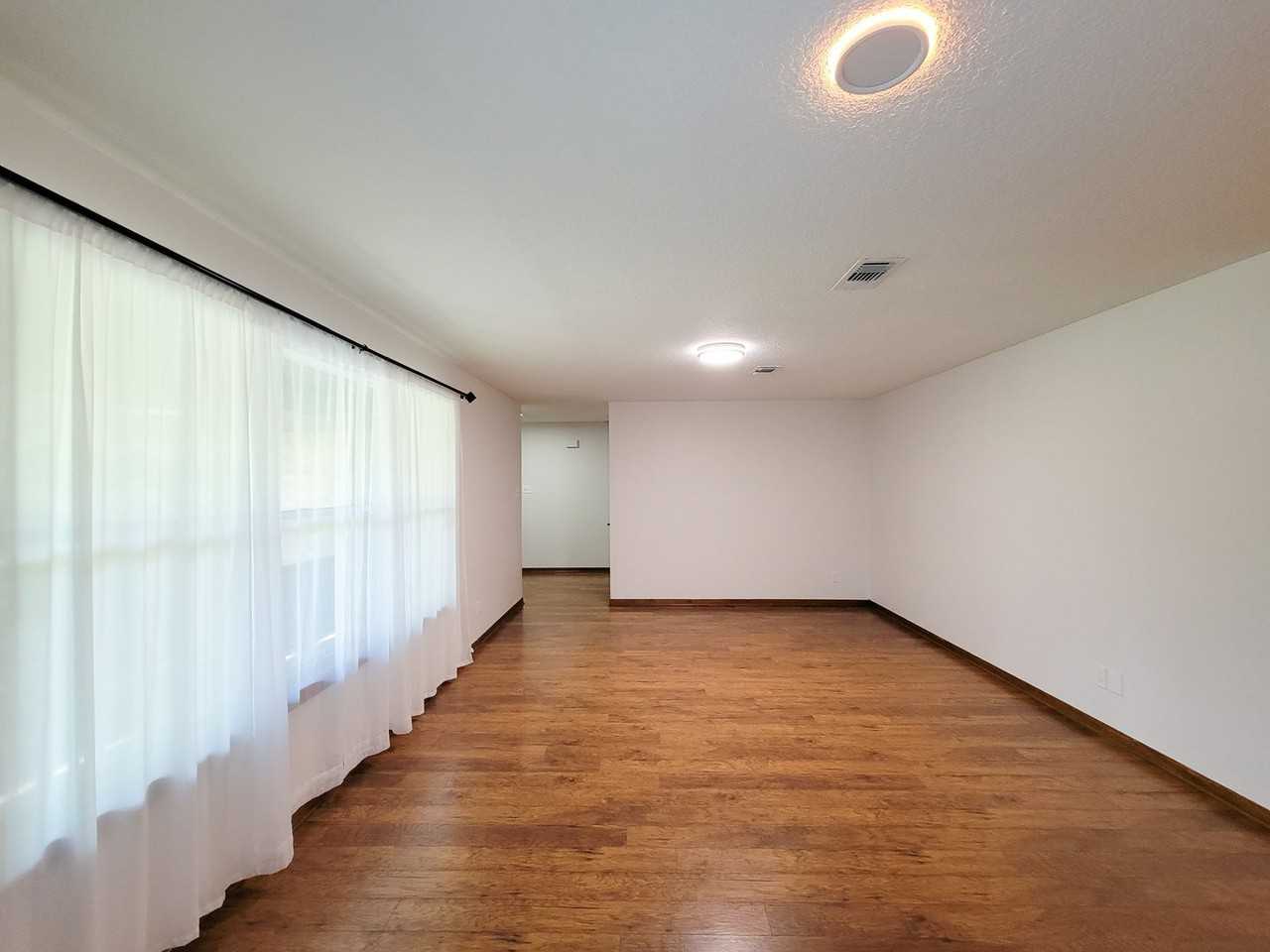 10282 Valley Dr S - Photo 6 of 40