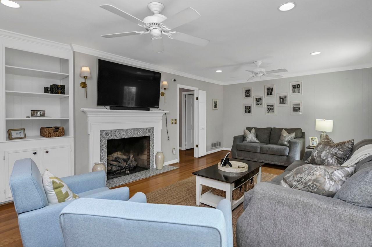 1 Leconte Ct - Photo 5 of 30
