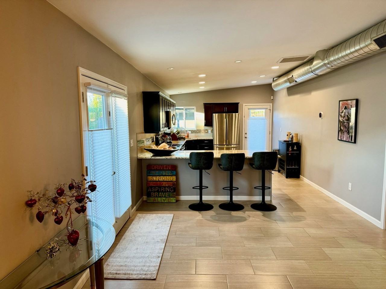 1510 E Whitton Ave - Photo 4 of 30