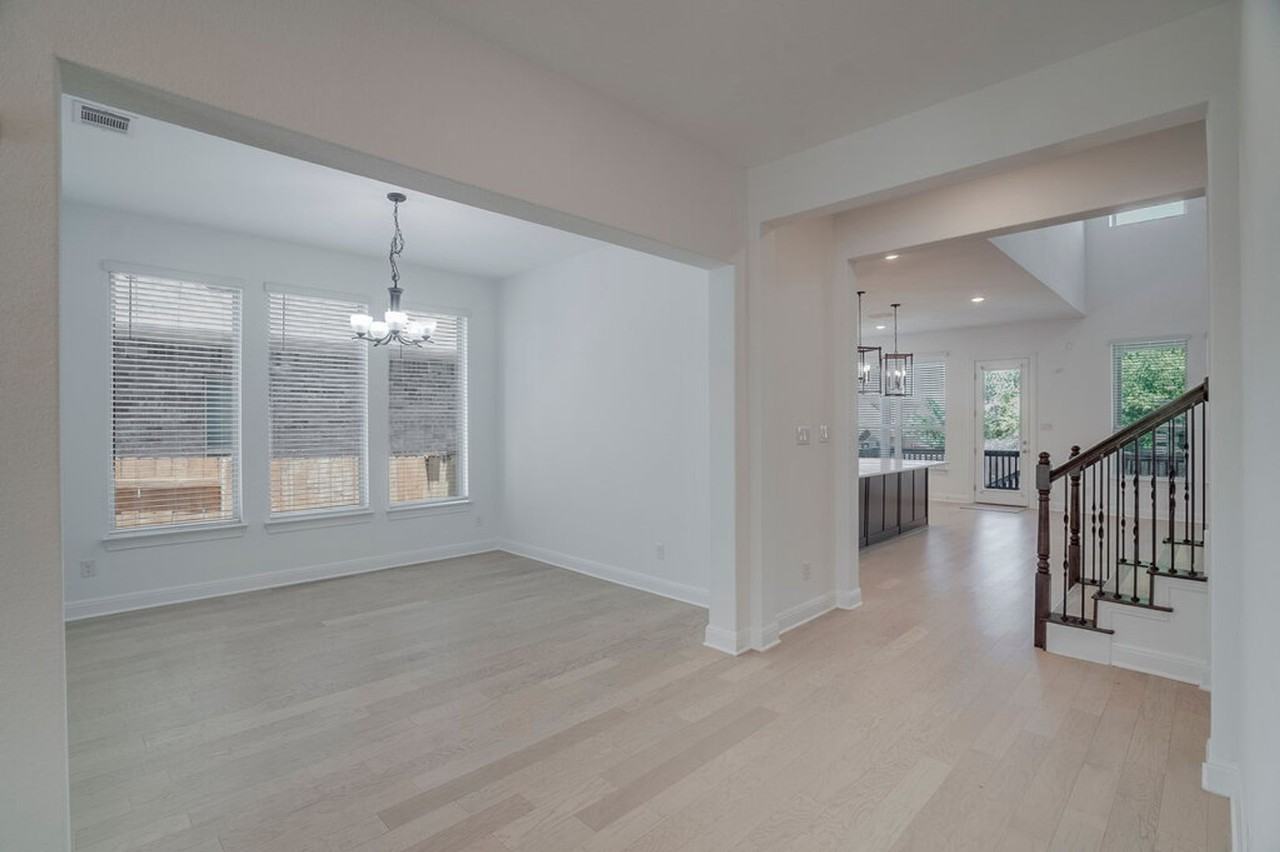 2920 Hadley Way - Photo 3 of 20