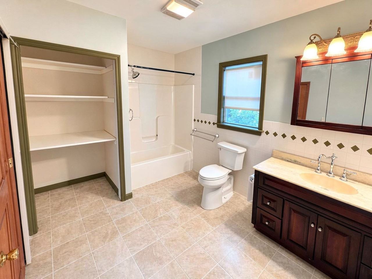 5 Clarks Ct - Photo 3 of 9