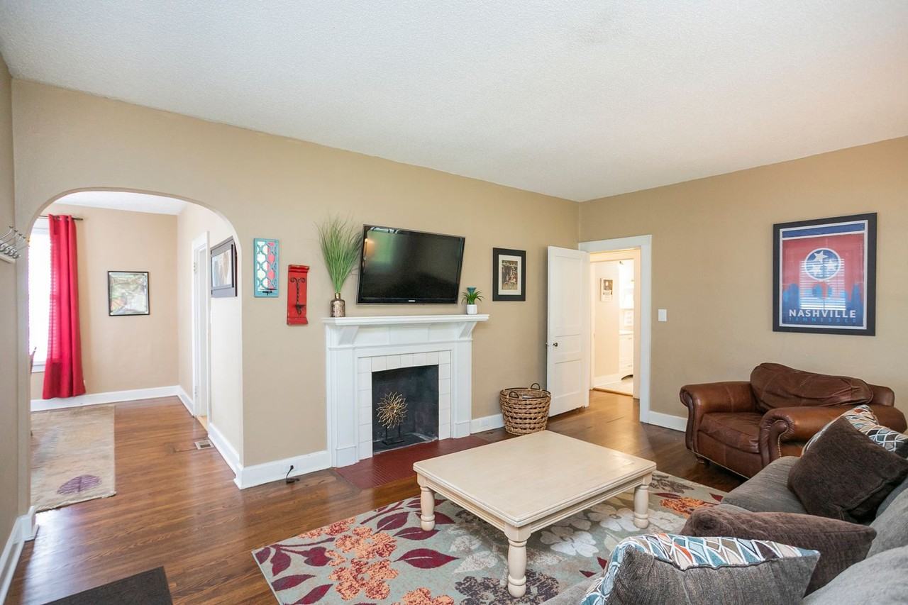 3204 Wingate Ave - Photo 4 of 32