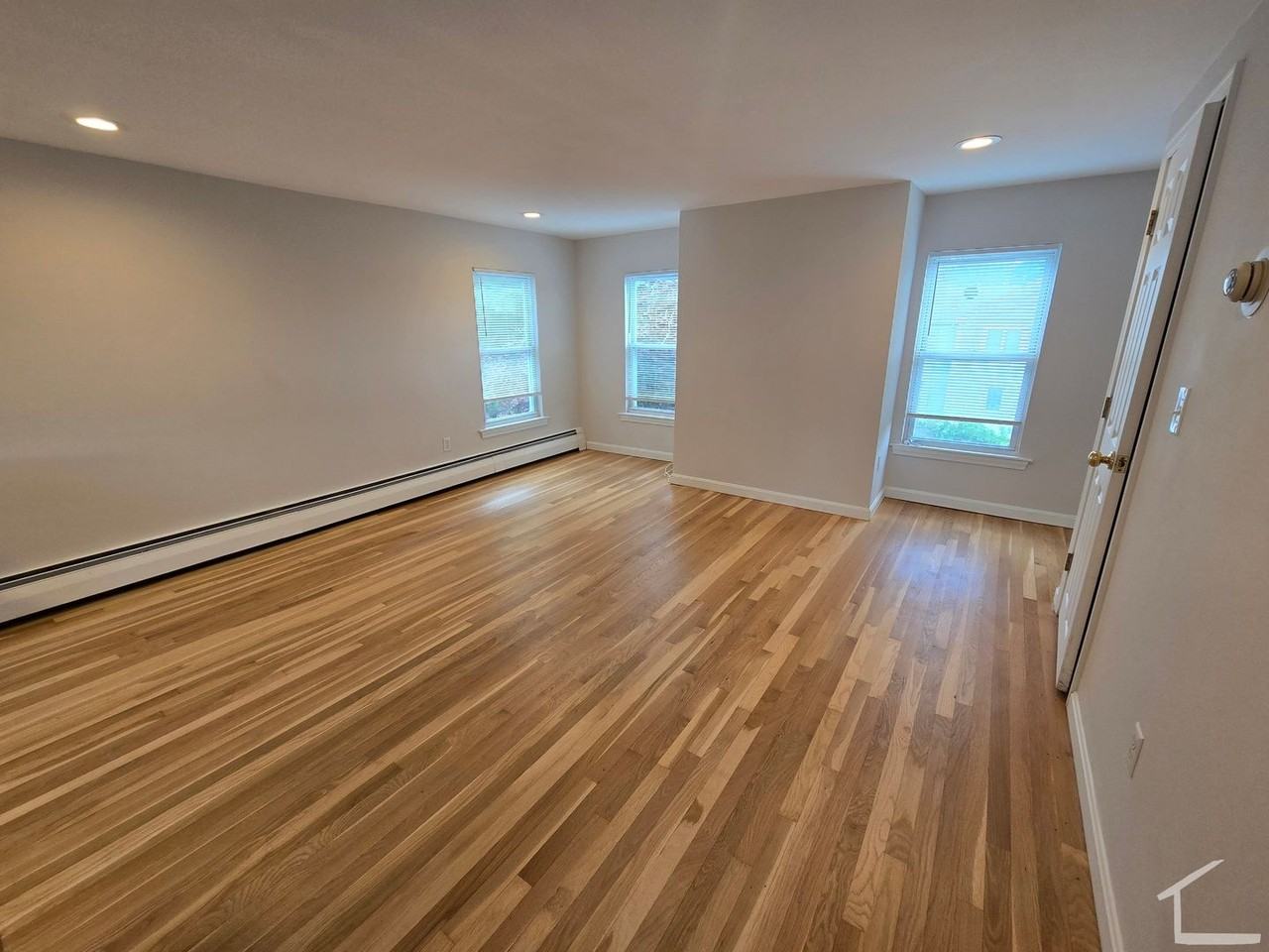 69 Summer St - Photo 3 of 8