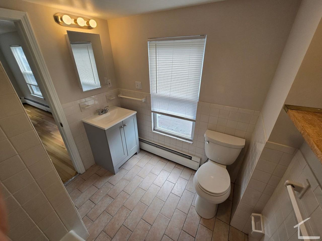 69 Summer St - Photo 5 of 8