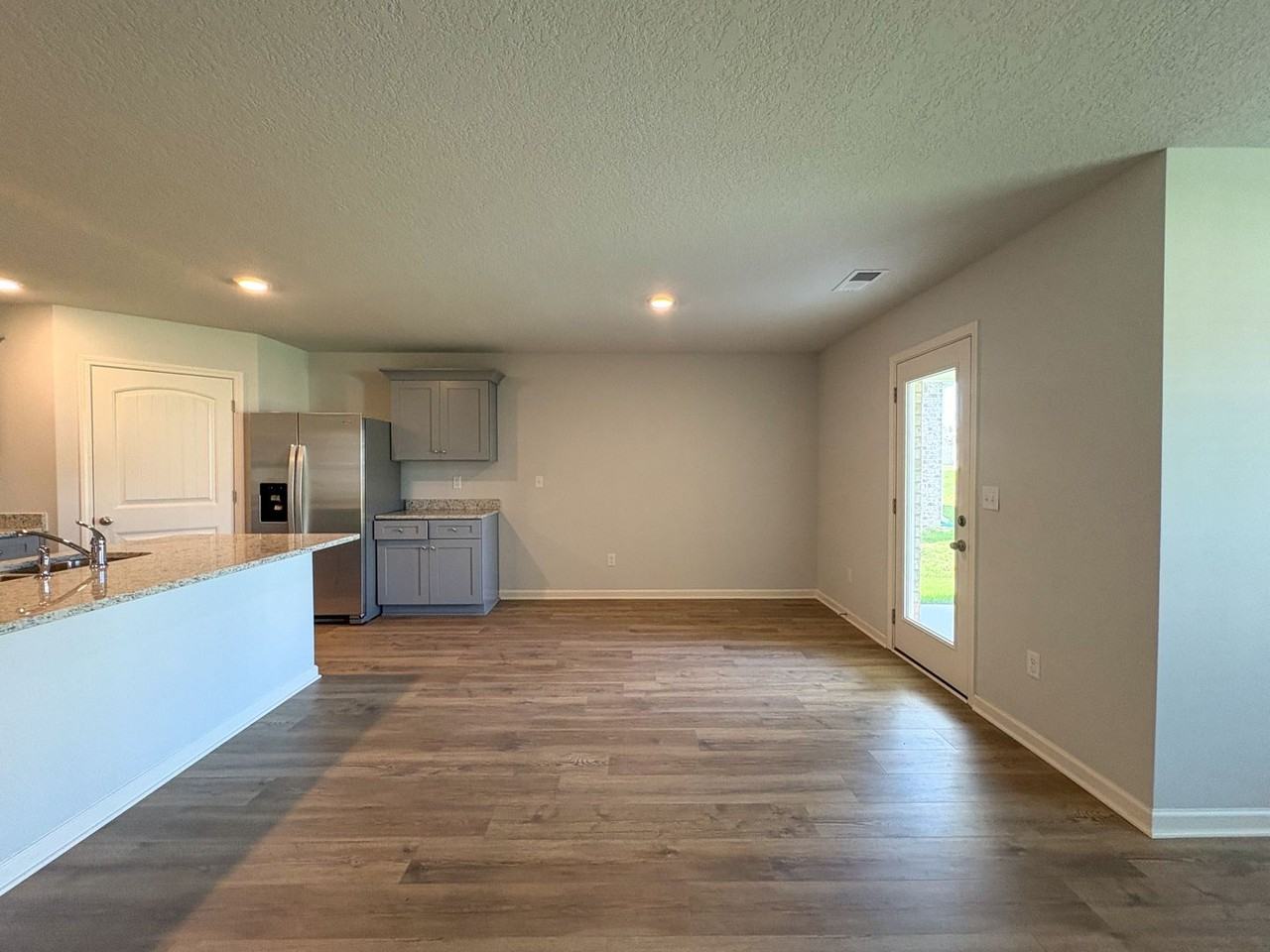 15 Thorn Tree St - Photo 3 of 15