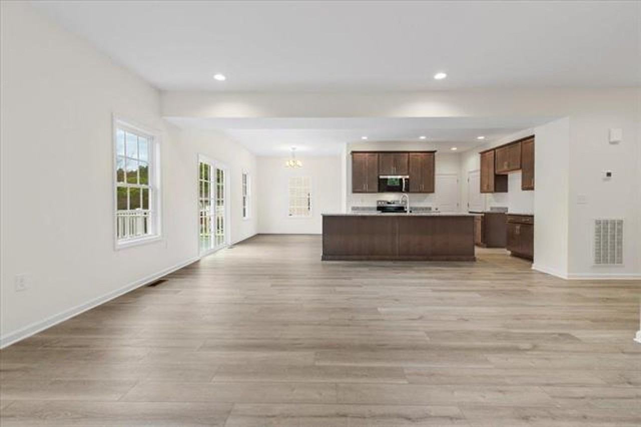 220 Bishop Rd - Photo 6 of 15