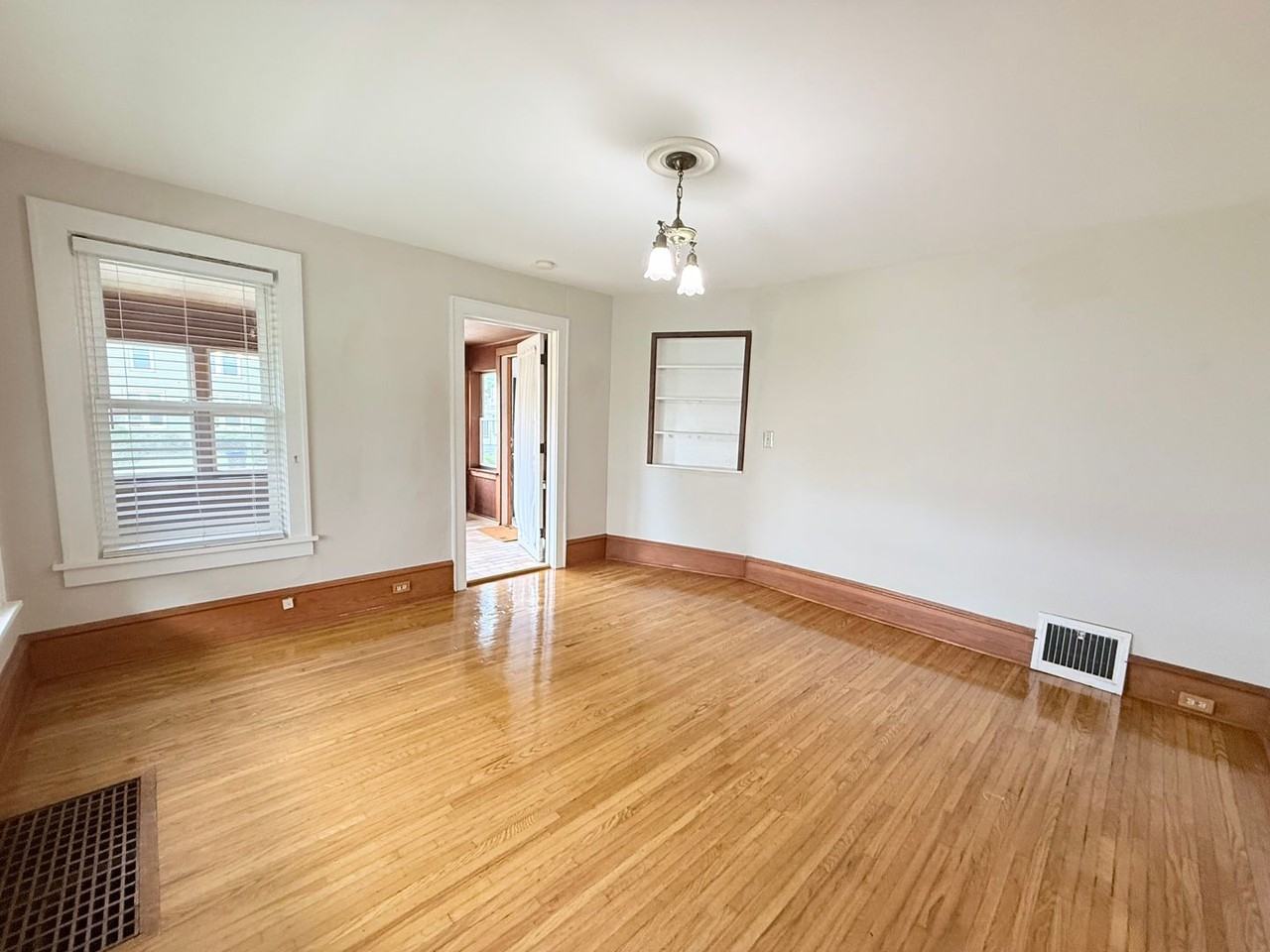 310 E Locust St - Photo 6 of 10