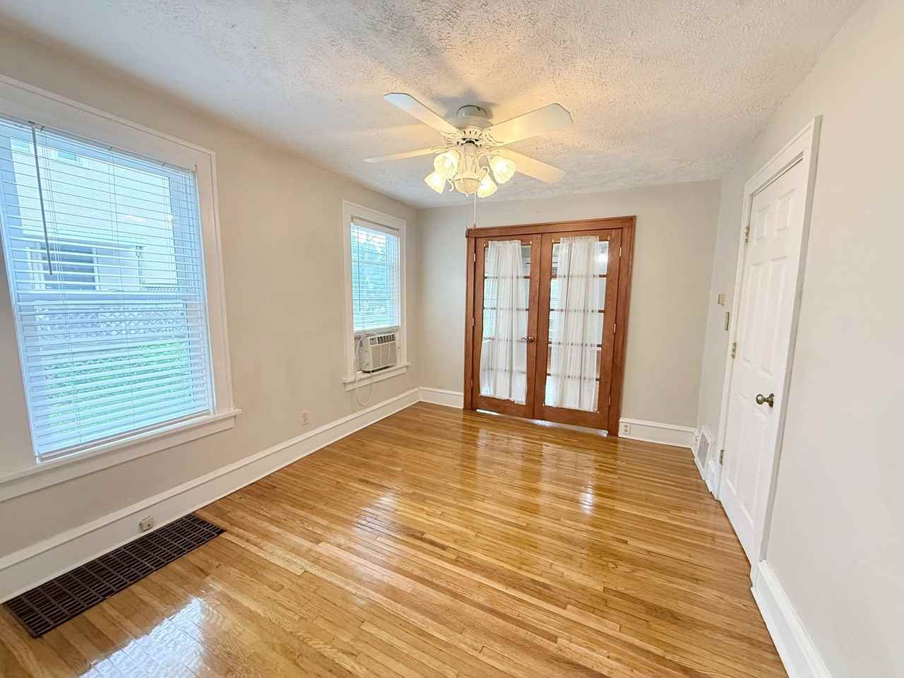 310 E Locust St - Photo 7 of 10