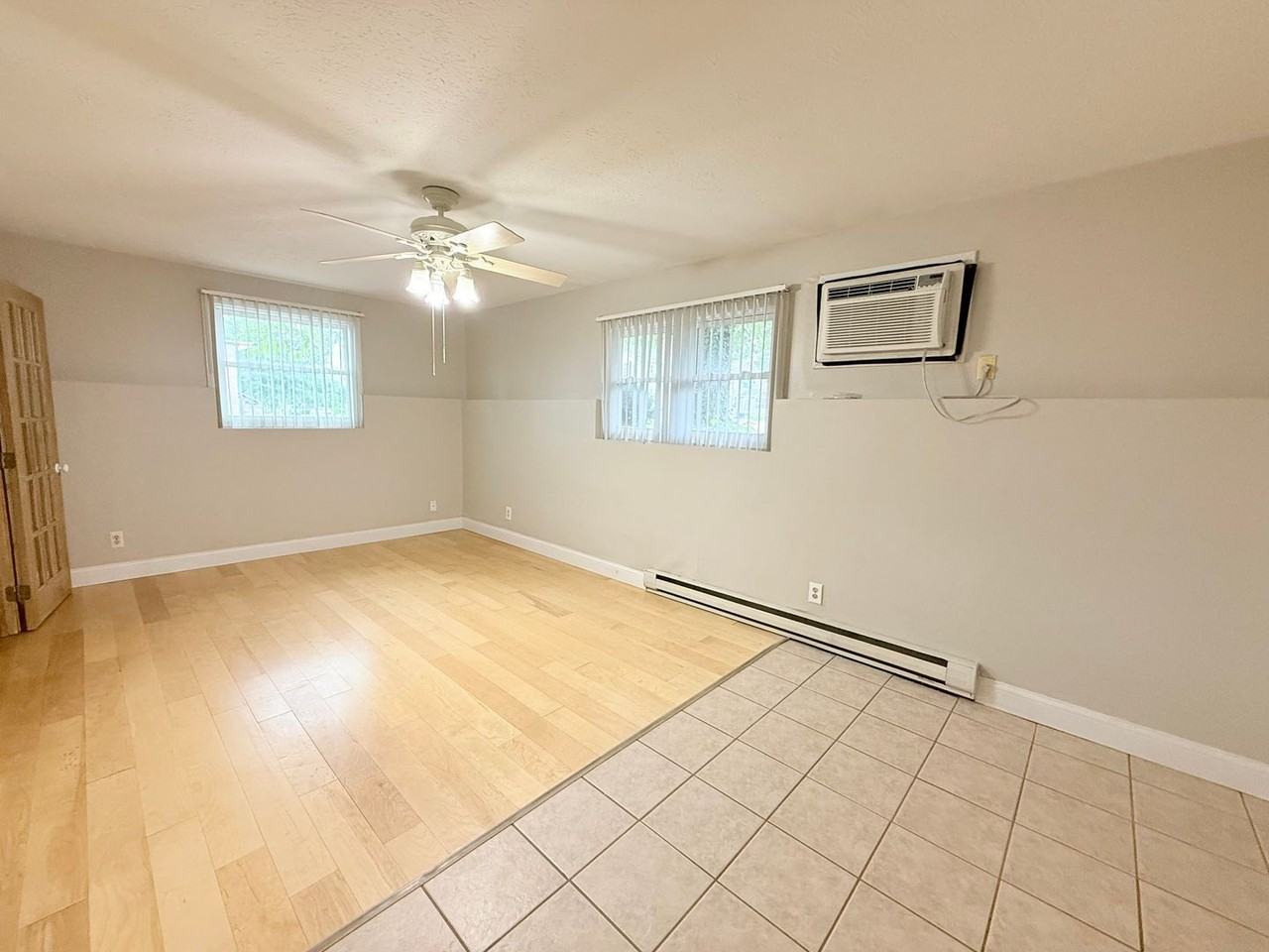 401 E Locust St - Photo 3 of 9
