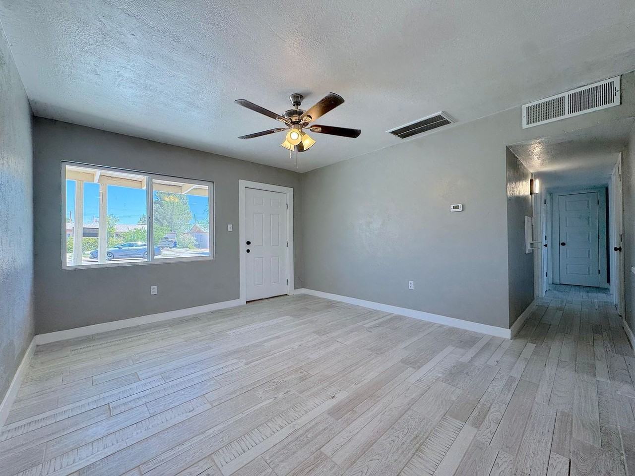 4918 Tetons Dr - Photo 3 of 19