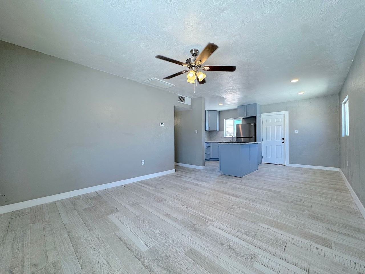 4918 Tetons Dr - Photo 6 of 19