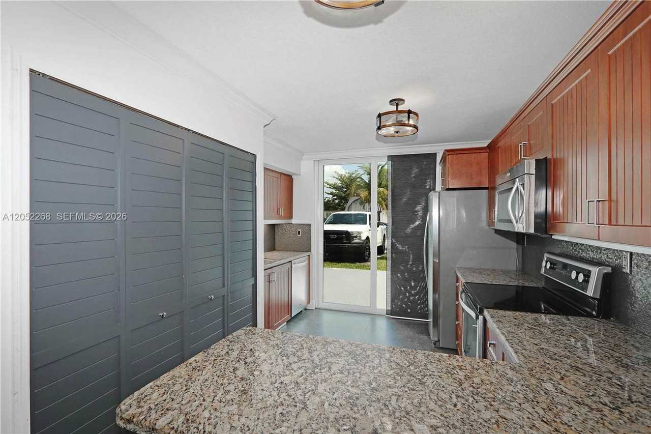 12340 Sw 20th Ter - Photo 2 of 12