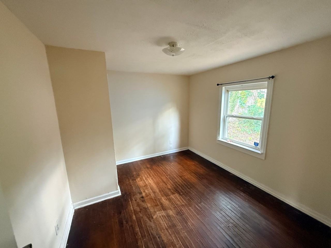 309 Oregon St - Photo 2 of 9