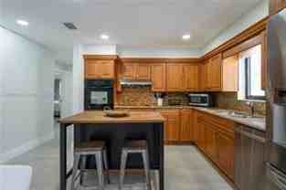 Se 3rd Ave - Photo 1 of 1