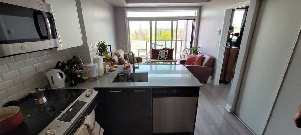 St Clair Ave W & Osler St #609 - Photo 2 of 13