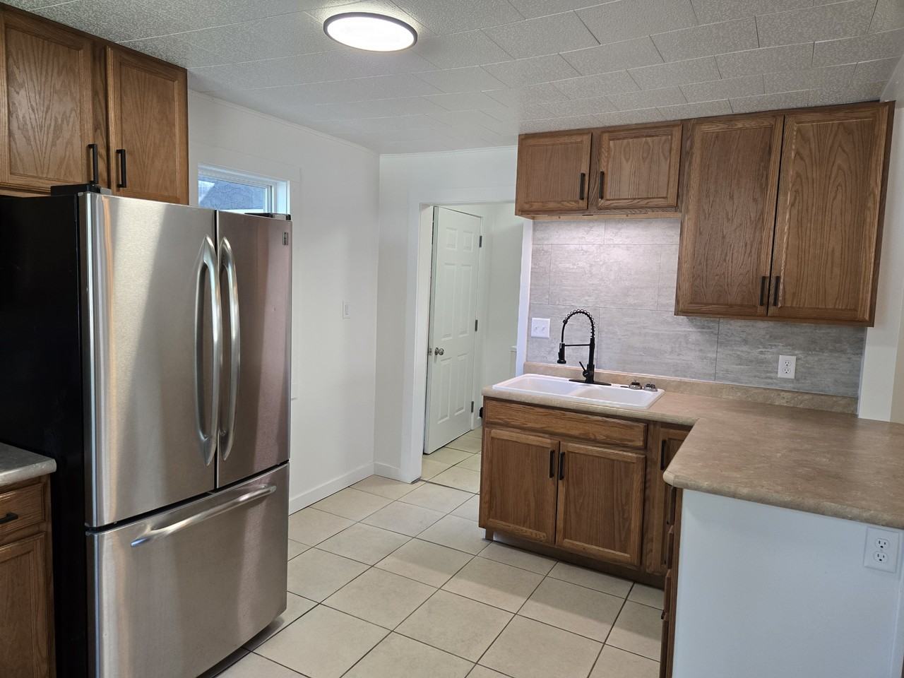 829 Kendall Ave S - Photo 3 of 18