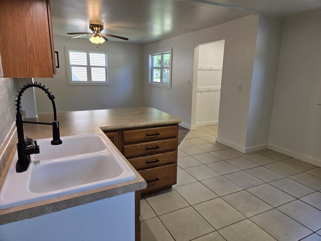 829 Kendall Ave S - Photo 4 of 18