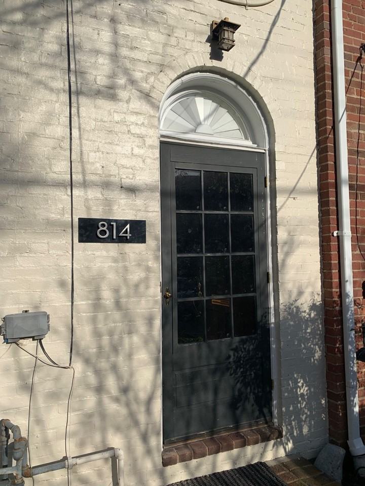 814 S Pitt St - Photo 3 of 18