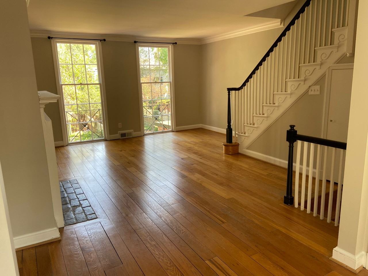 814 S Pitt St - Photo 5 of 18