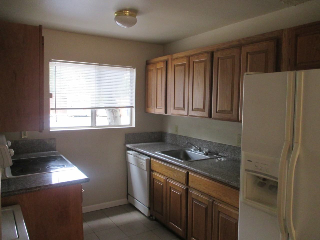 16001 Northeast Halsey Street #18 - Photo 4 of 11