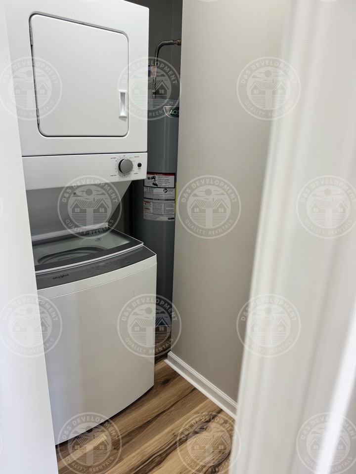 2435 Lincoln Ave #6 - Photo 6 of 10