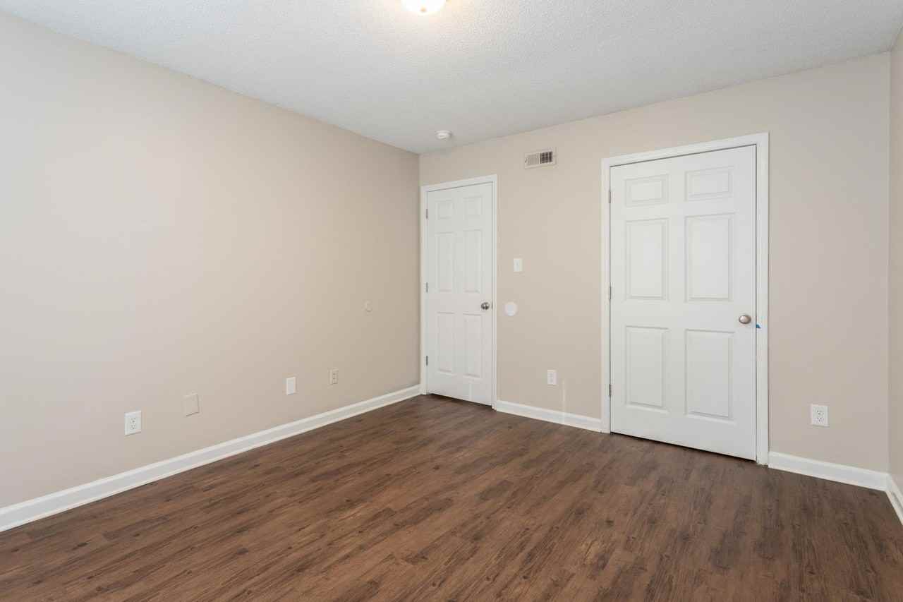 918 Fiske St #4 - Photo 3 of 8