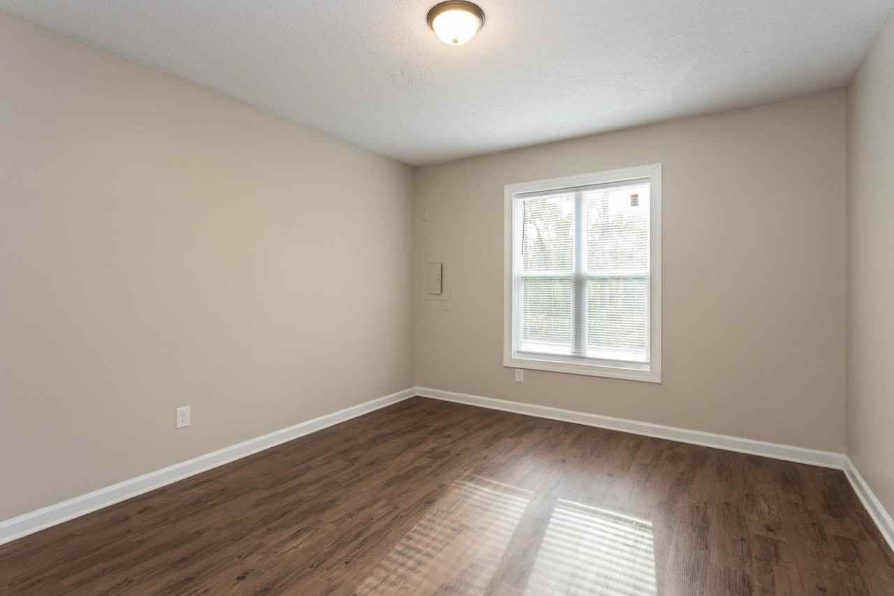 918 Fiske St #4 - Photo 6 of 8