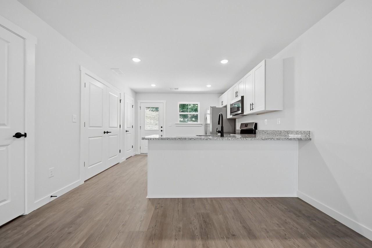 131 8th Avenue Dr Se - Photo 6 of 13