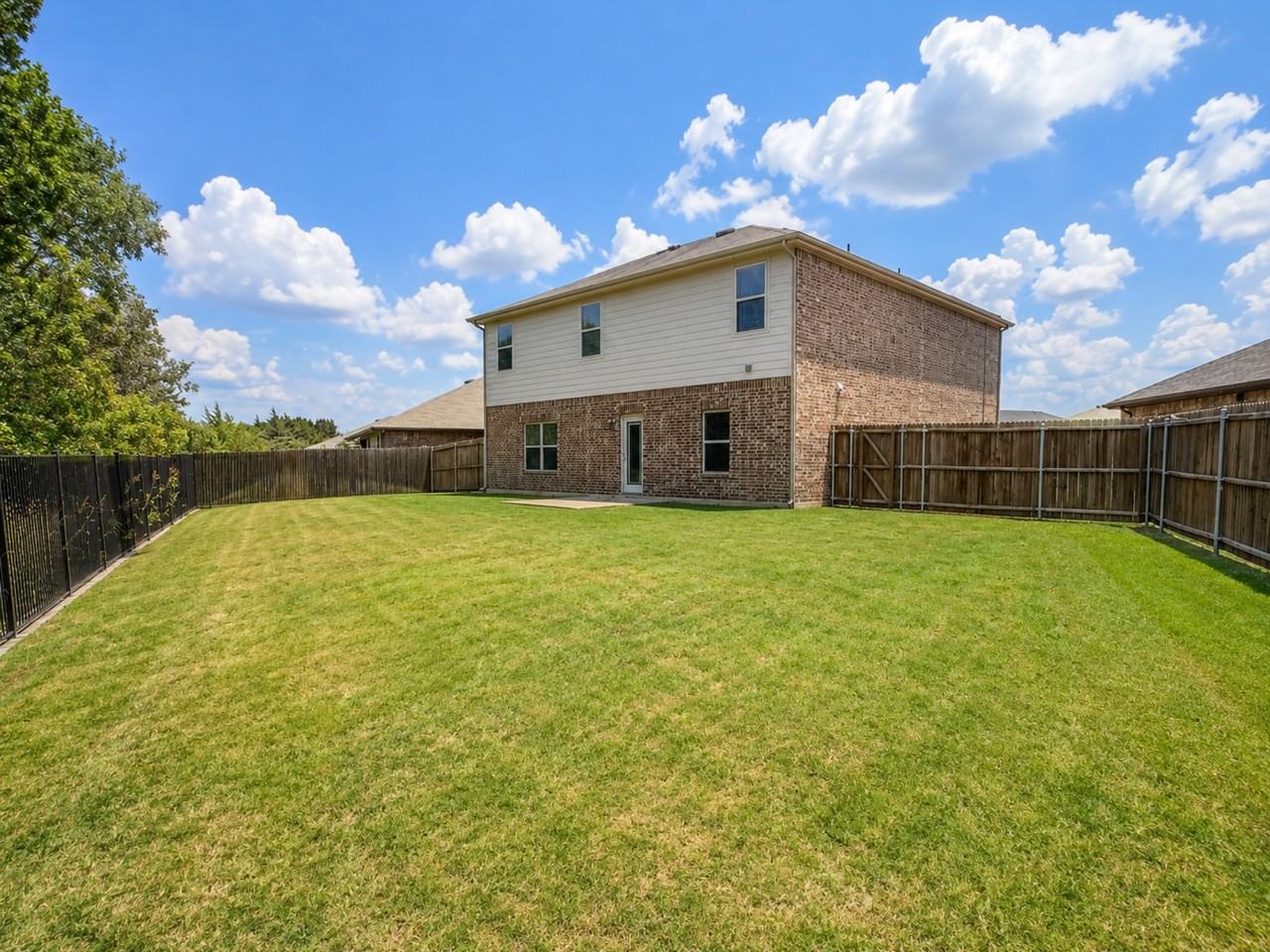 3387 Everly Dr - Photo 4 of 23