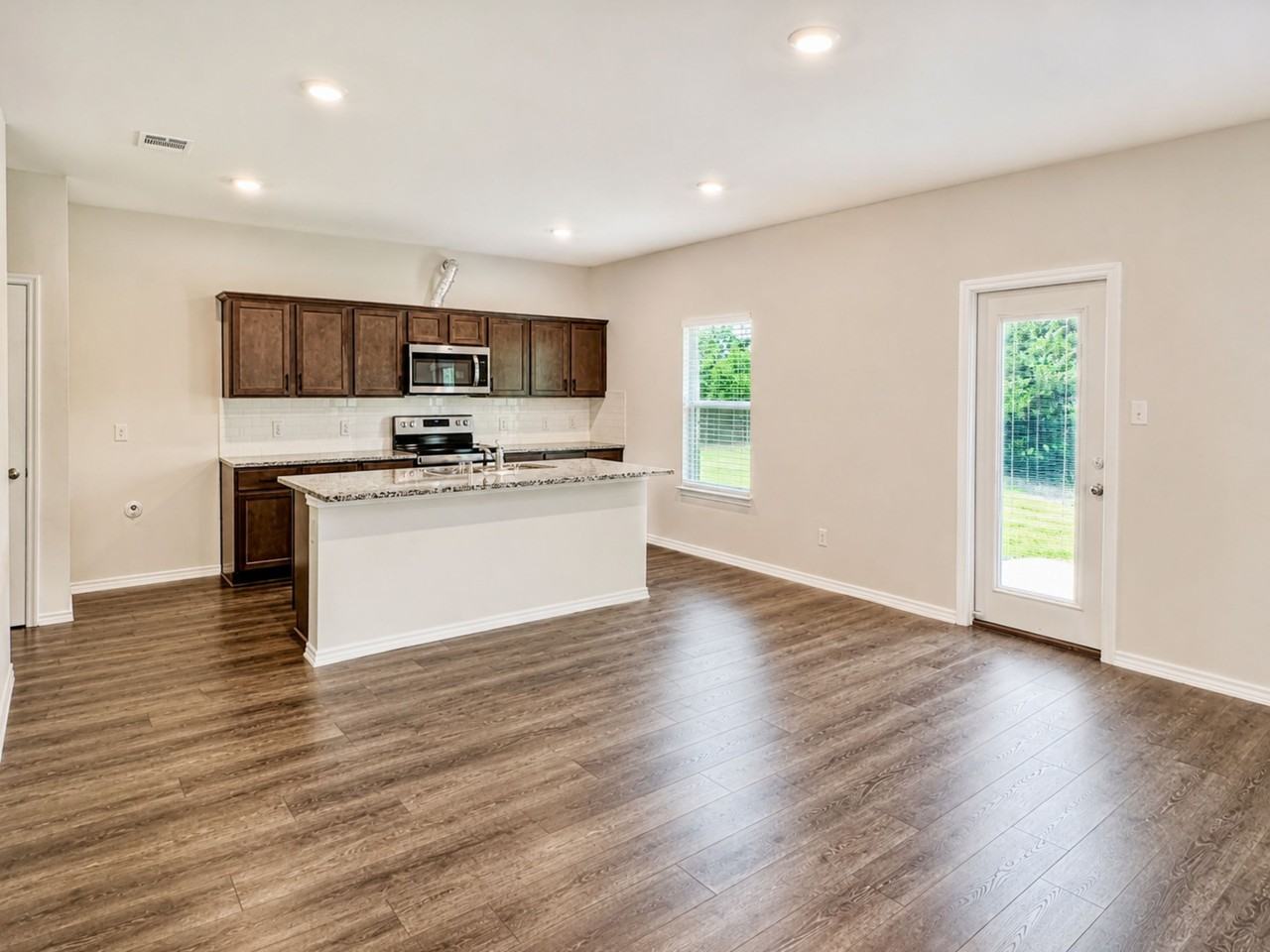 3387 Everly Dr - Photo 6 of 23