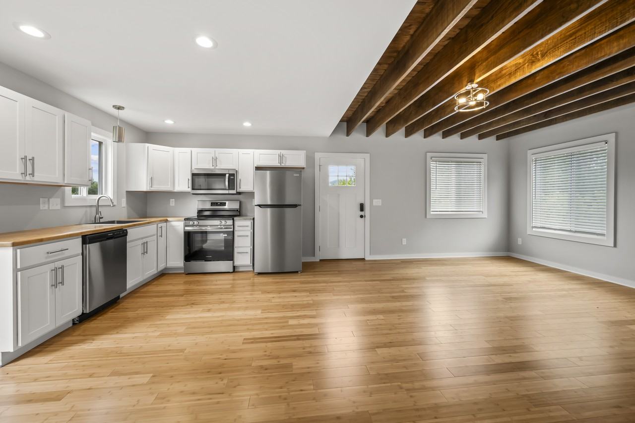 112 Lager Ln - Photo 2 of 10