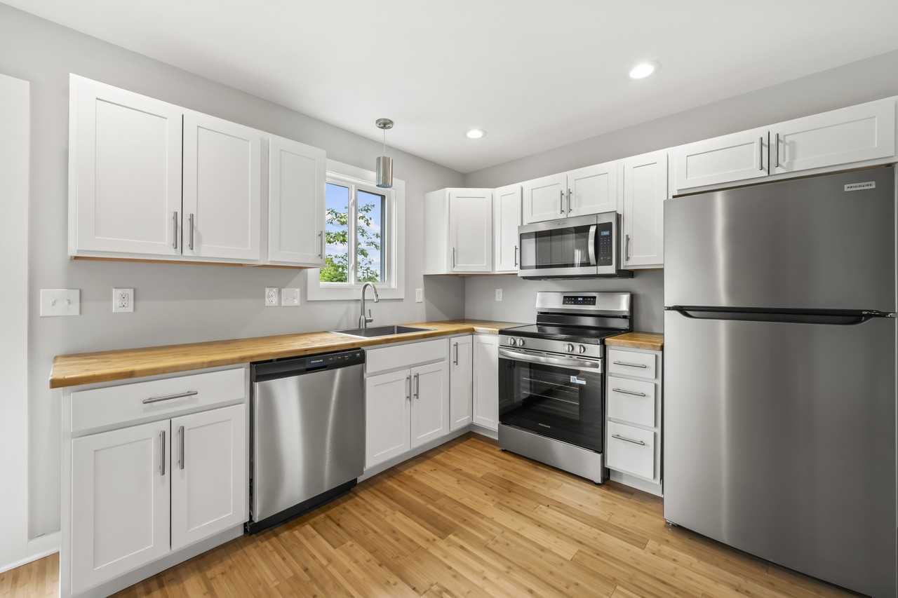 112 Lager Ln - Photo 5 of 10