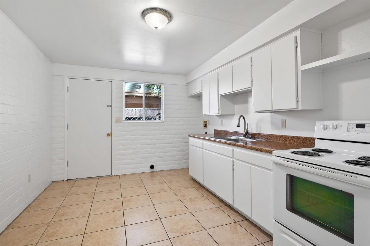 4525 E Bellevue St #A - Photo 4 of 18