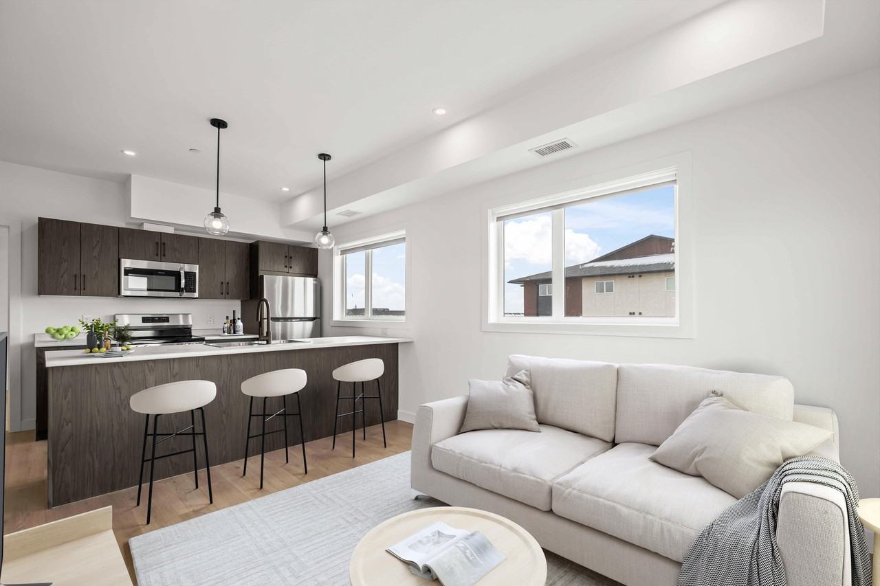 225 Peguis Street - Photo 2 of 34