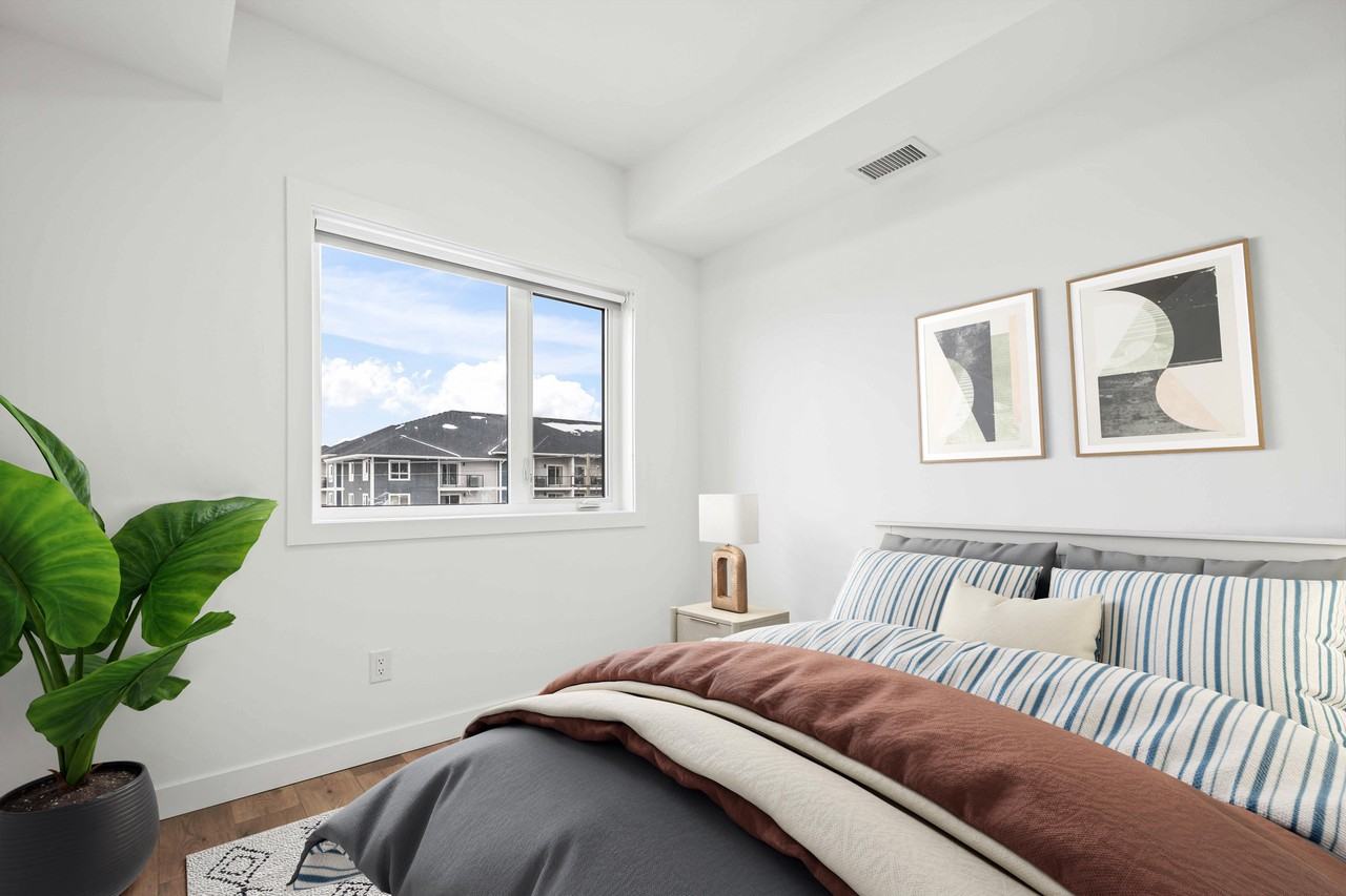 225 Peguis Street - Photo 6 of 34