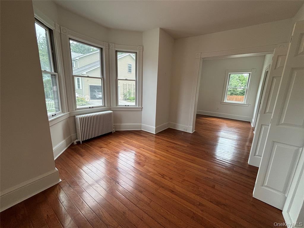 955 Wolcott Ave - Photo 2 of 13