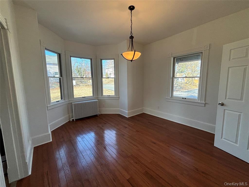 955 Wolcott Ave - Photo 6 of 13