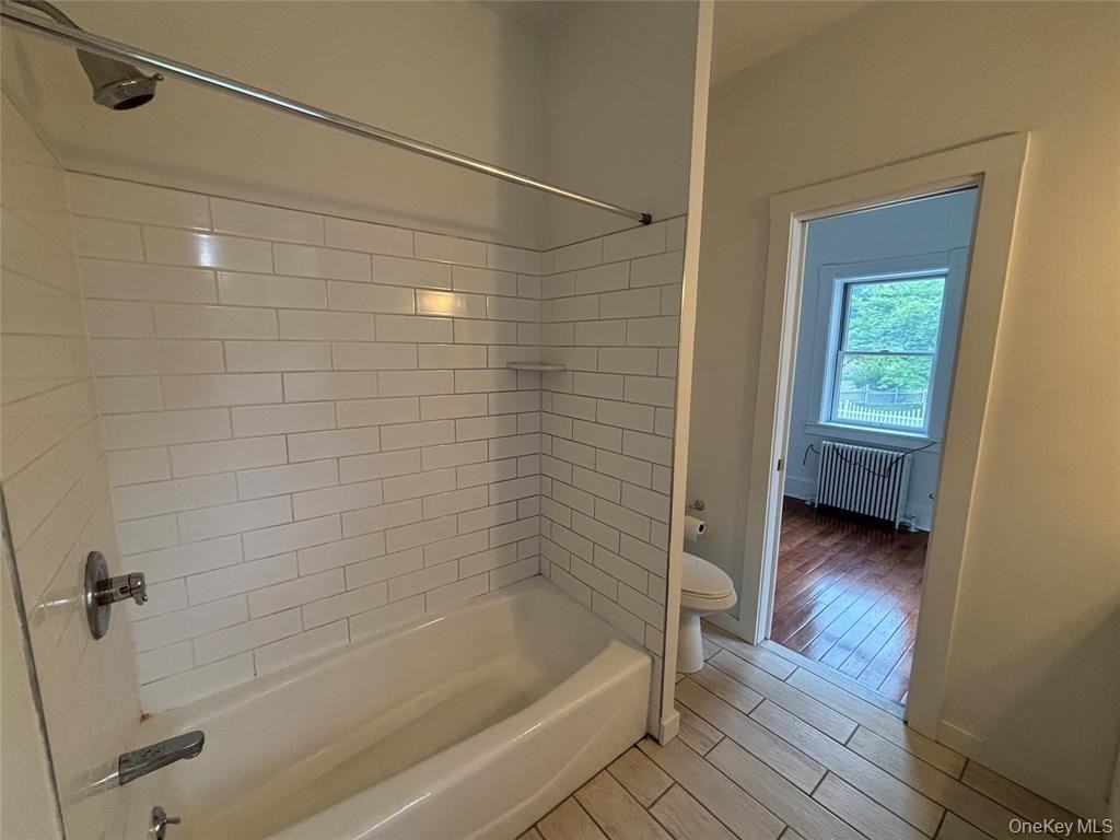 955 Wolcott Ave - Photo 7 of 13